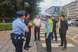 浓眉：我们需要继续像今晚这样打球 打出湖人风格的篮球